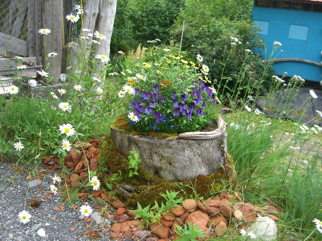 Brigitte'S Bavarian Bed Und Breakfast Millers Landing Екстериор снимка