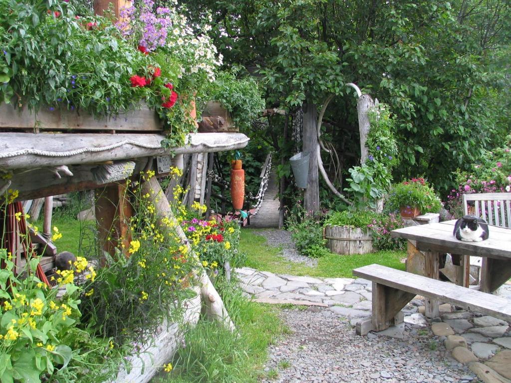 Brigitte'S Bavarian Bed Und Breakfast Millers Landing Стая снимка